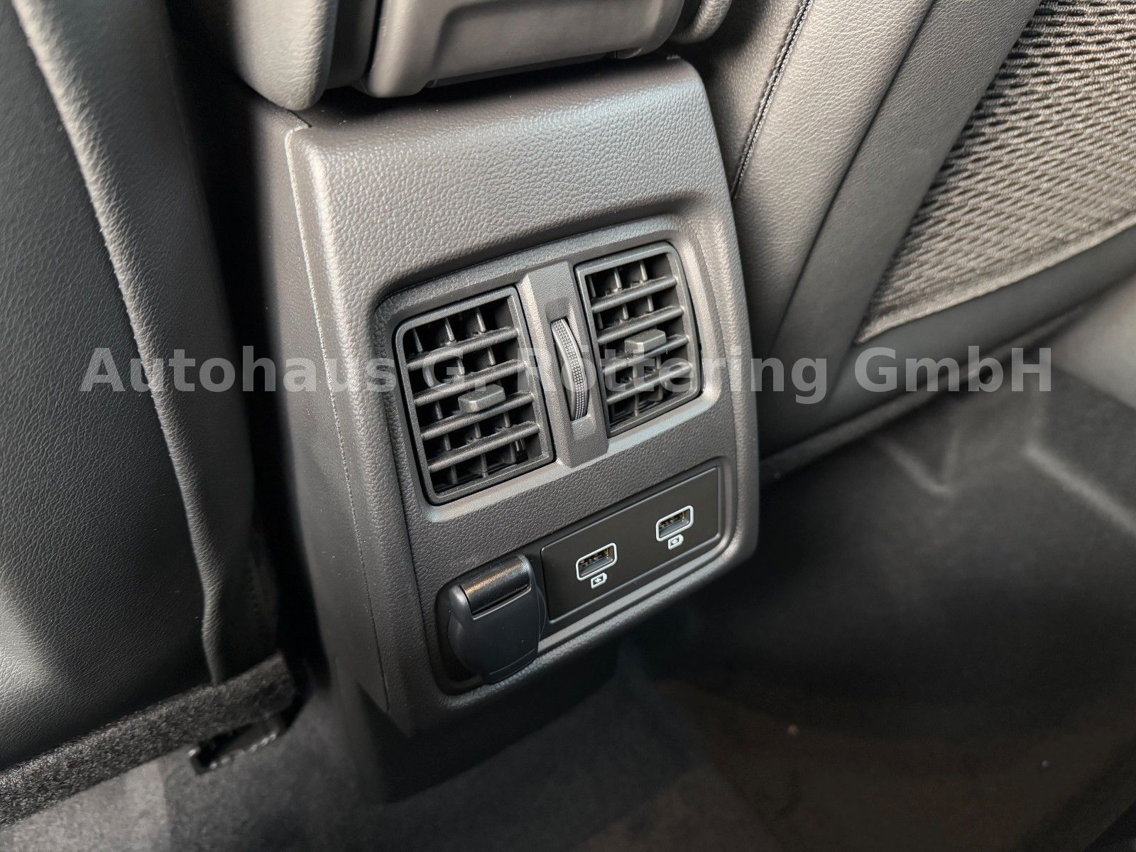 Fahrzeugabbildung Mitsubishi ASX 1.6 Intro Edition PHEV +LED+RFK+NAVI+SHZ+