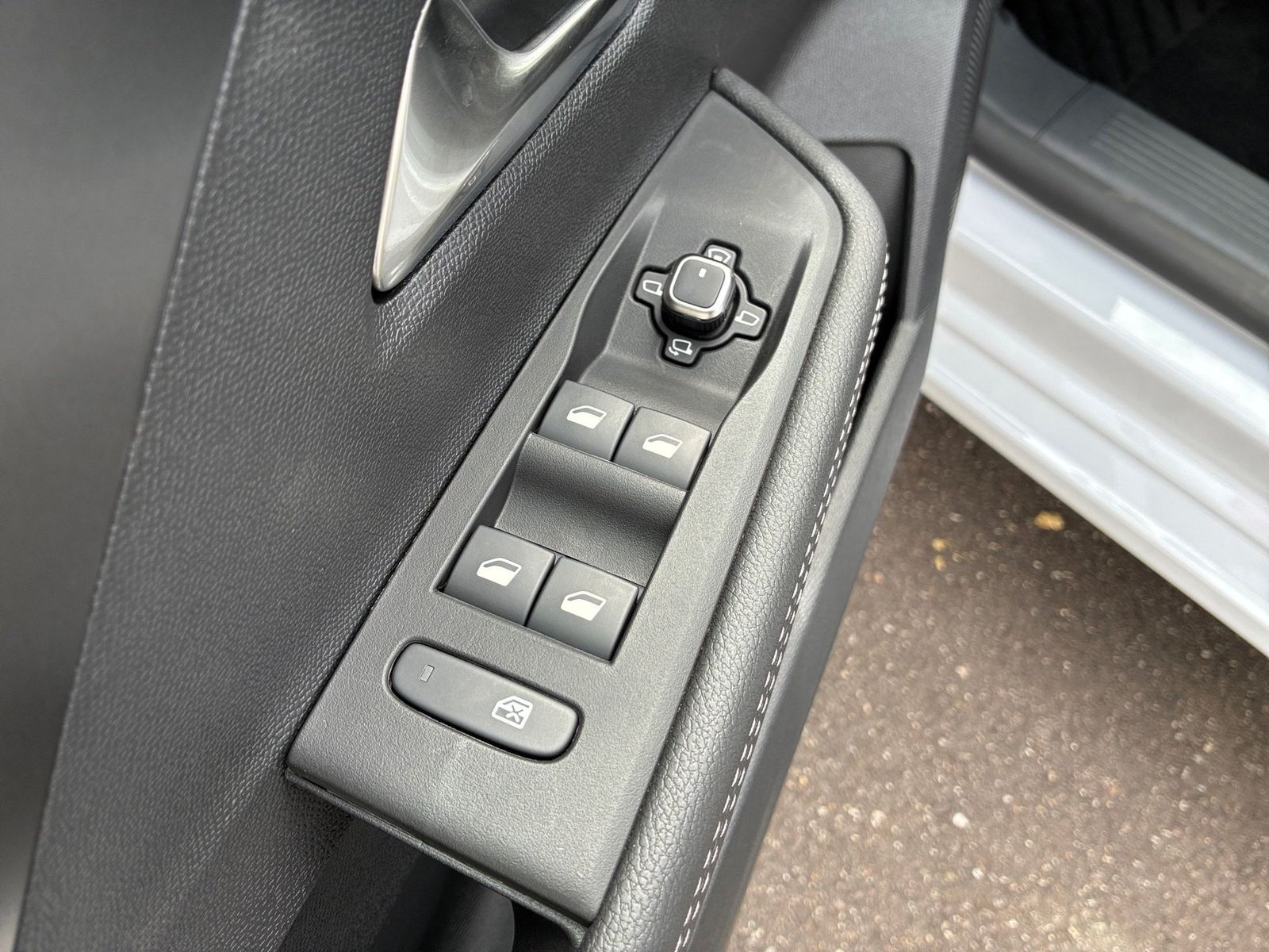 Fahrzeugabbildung Opel Astra L GS 1.6 Plug-In-Hybrid 360,HUD,LED,LM,NAV