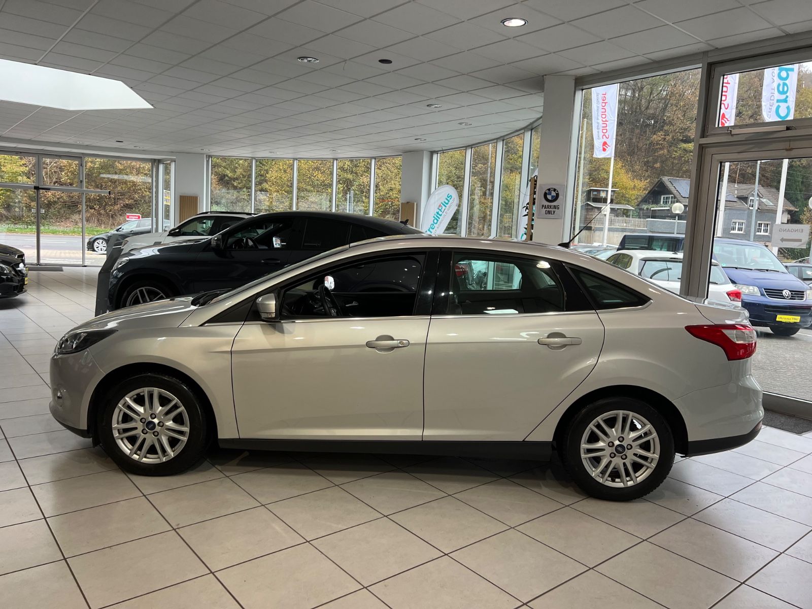 Fahrzeugabbildung Ford Focus Lim. 1.6 Titanium * AUTOMATIK *