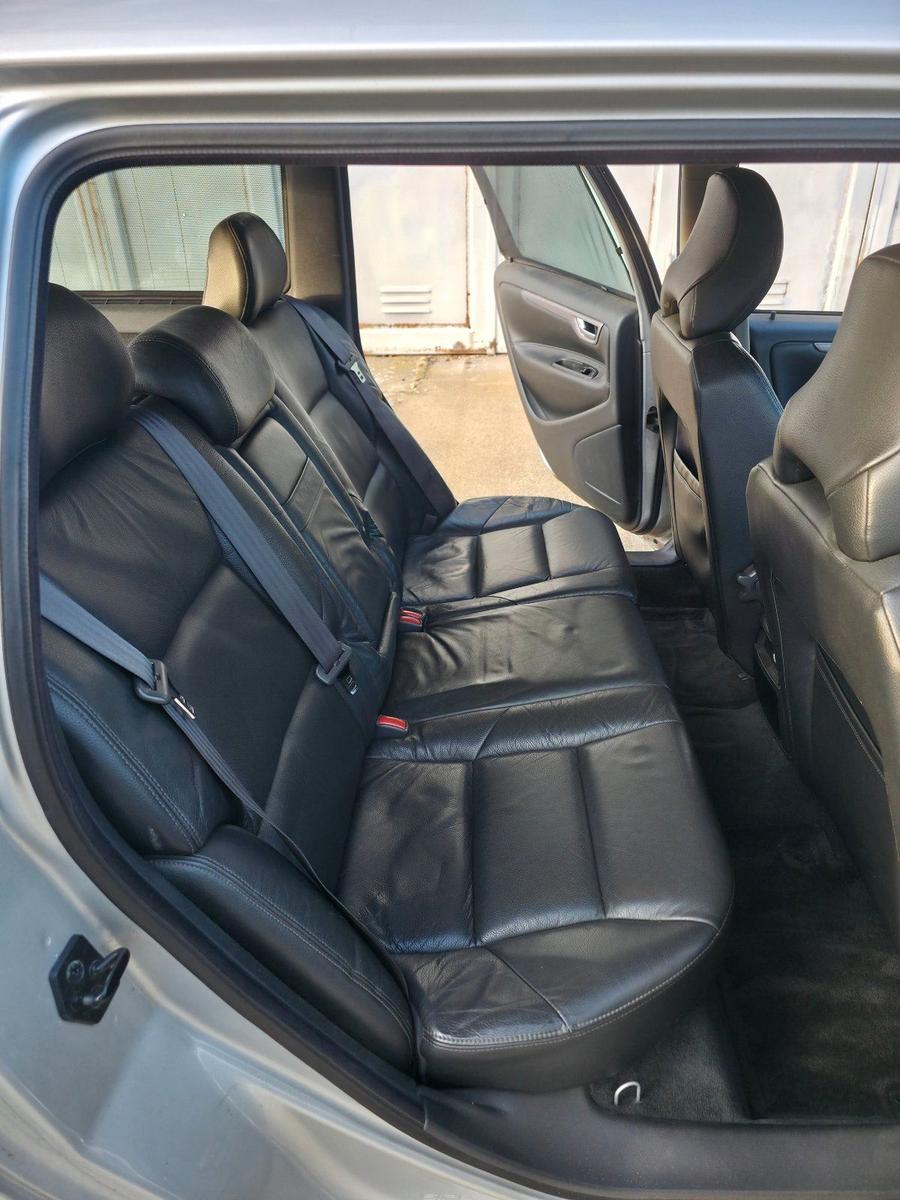 Volvo V70 2004 — photo 10