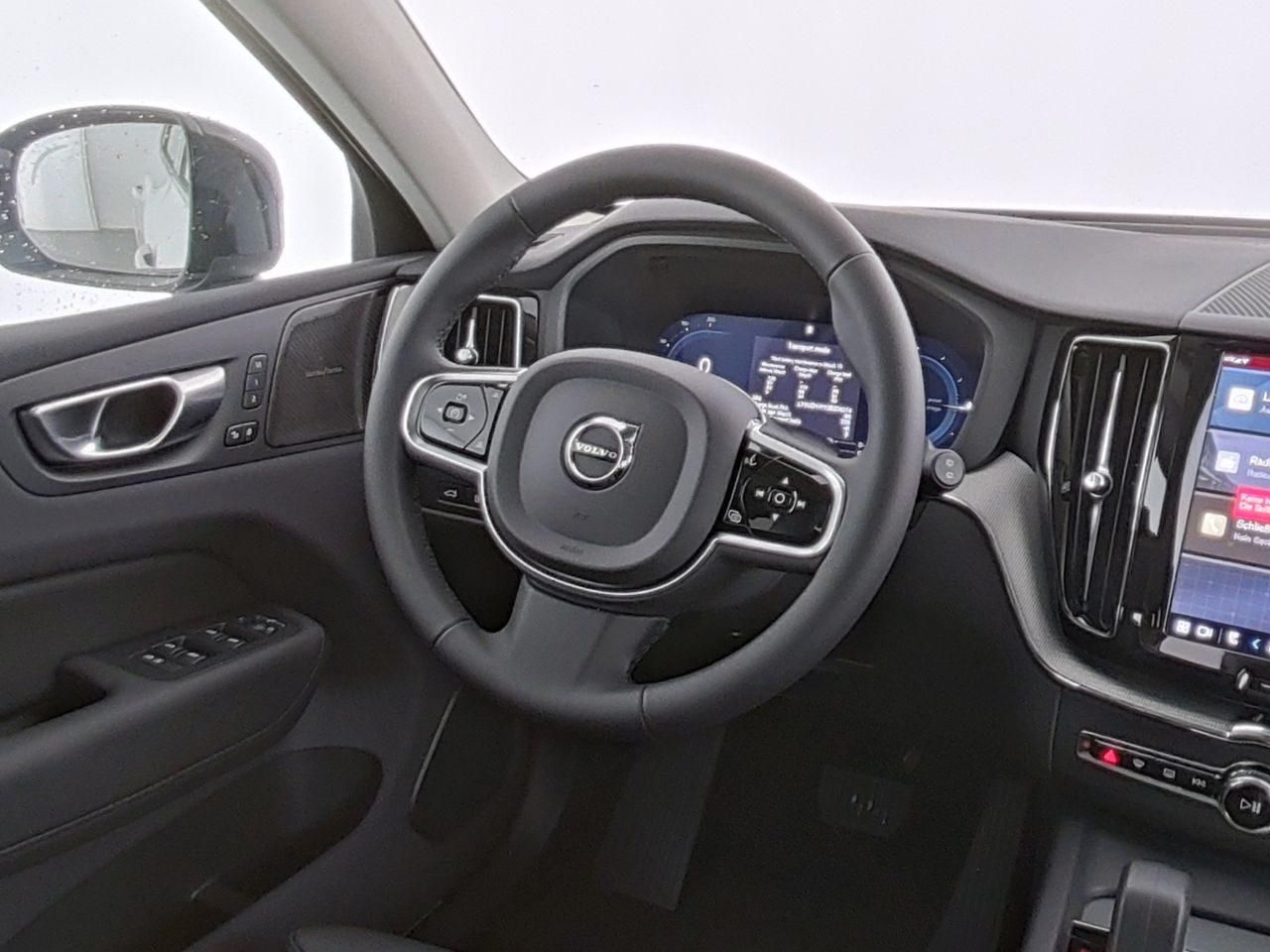 Fahrzeugabbildung Volvo XC60 Plus Dark Recharge Plug-In Hybrid AWD