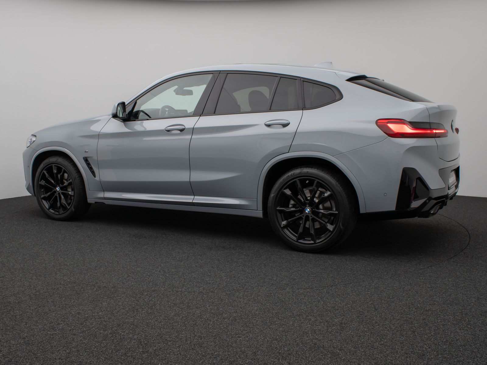 Fahrzeugabbildung BMW X4 xD30d M Sport Panorama Laser Kamera HUD HiFi