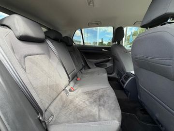 Volkswagen Golf - 11