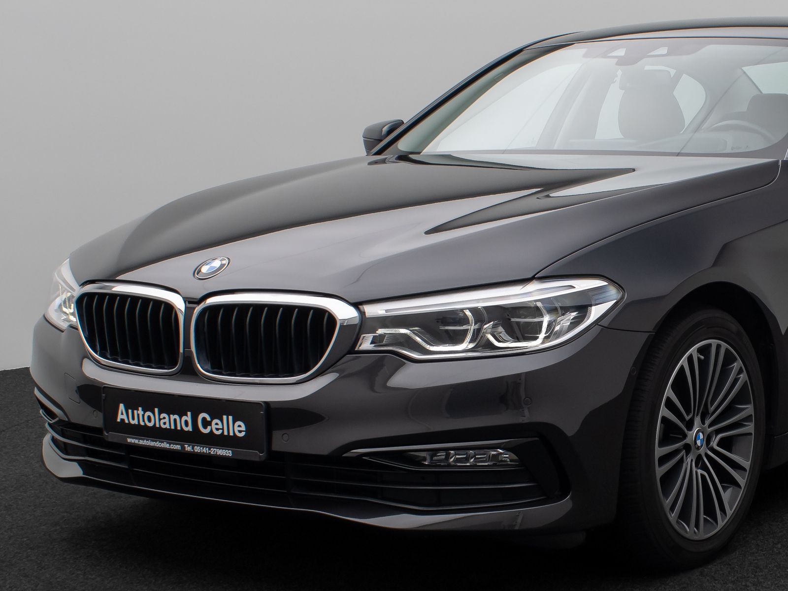 Fahrzeugabbildung BMW 520d Sport Line Kamera HUD H/K Lenkrhzg Alarm
