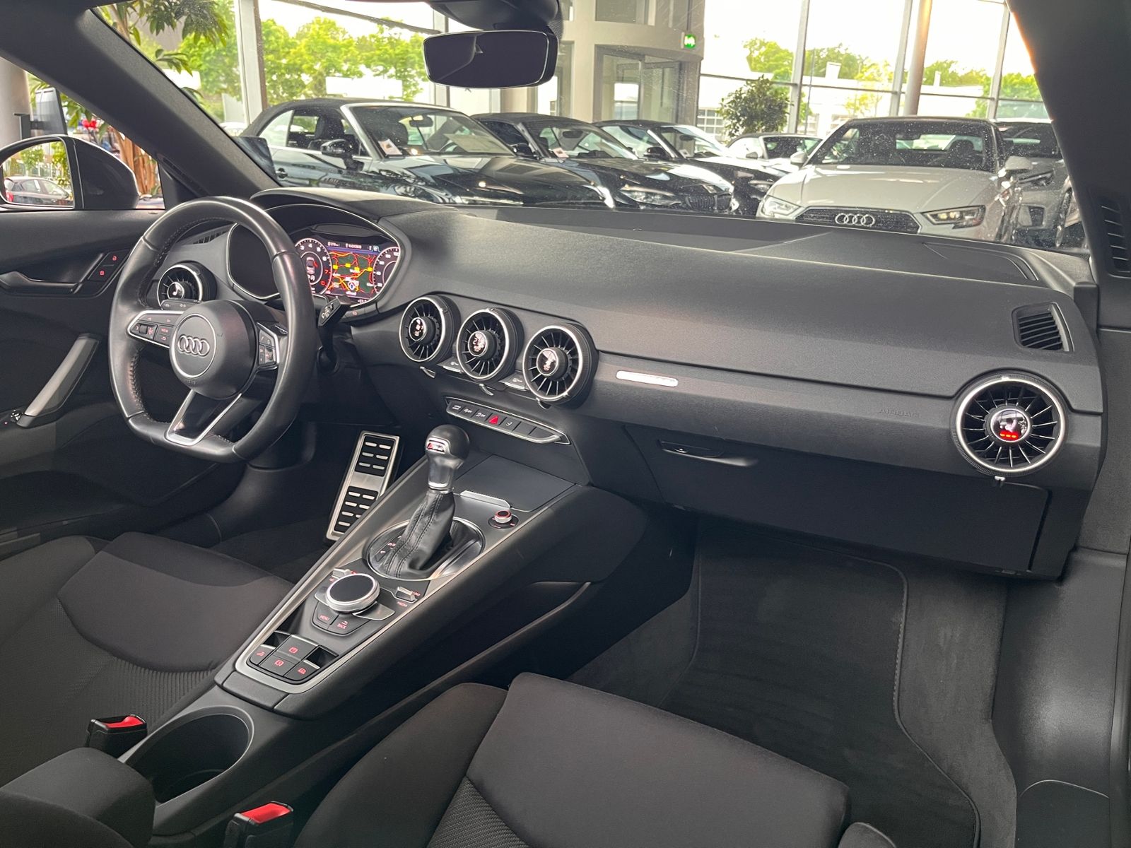 Fahrzeugabbildung Audi TT Roadster  45 TFSI quattro S line S tronic LED