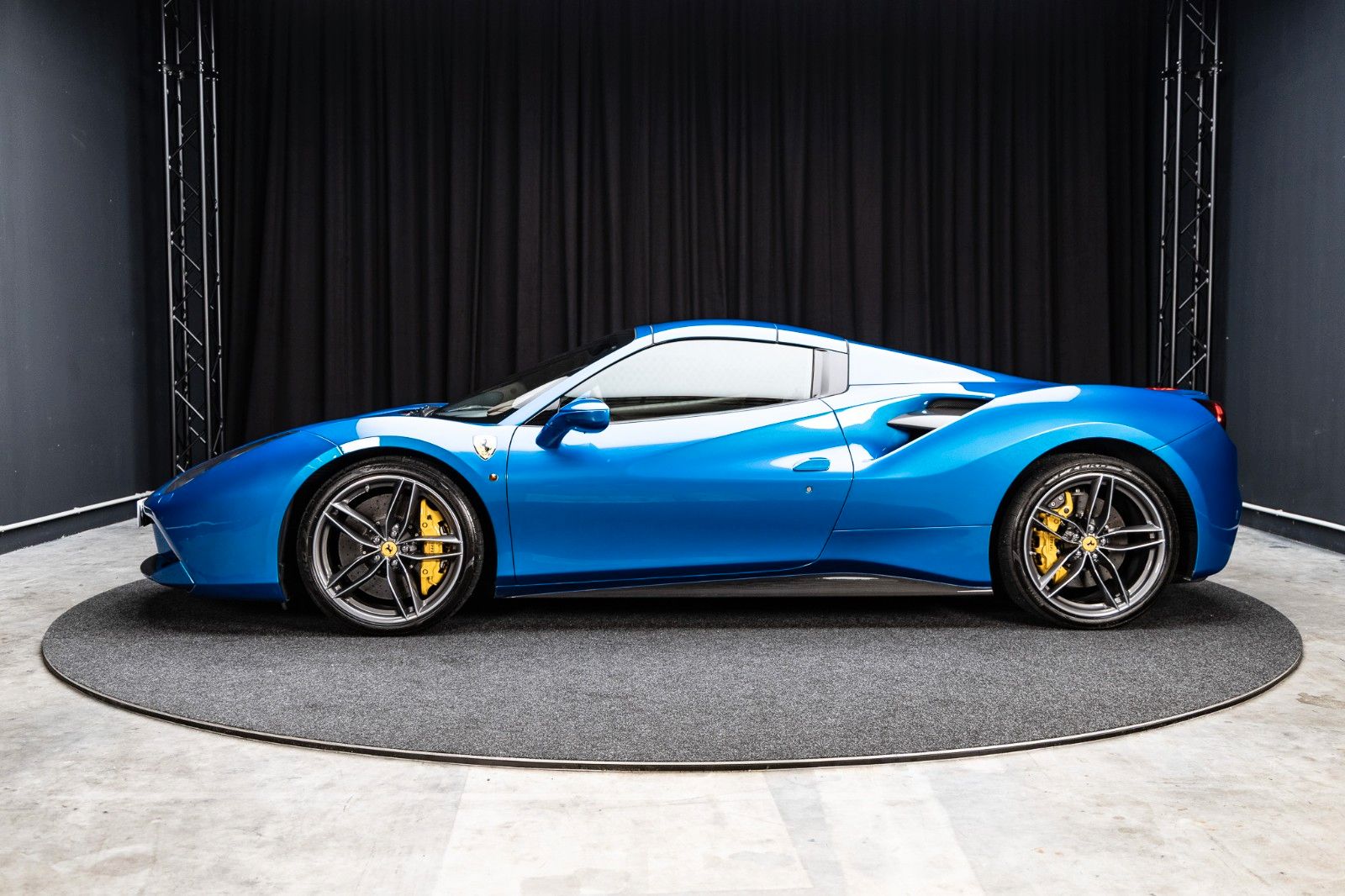 Fahrzeugabbildung Ferrari 488 Spider + Carbon + Daytona + Liftsystem