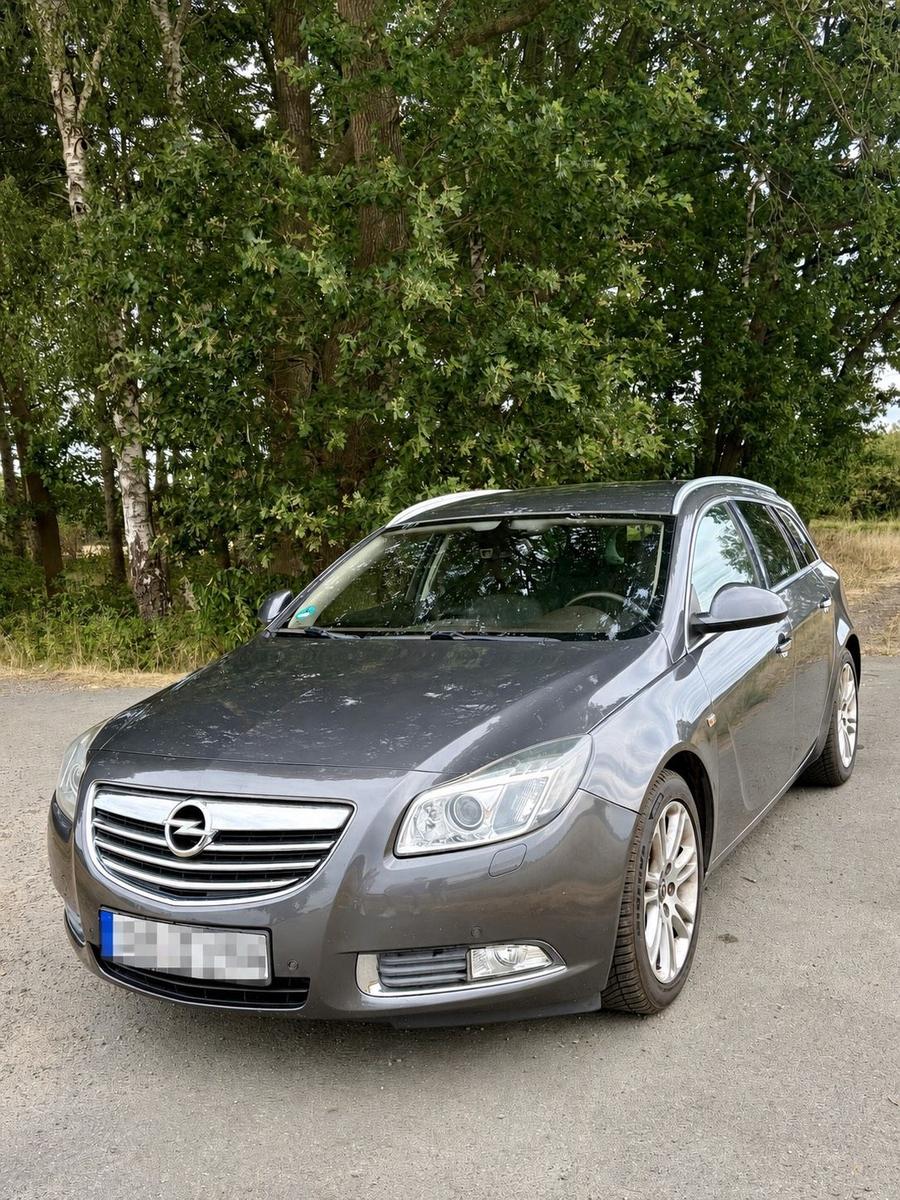 Opel Insignia 2012 — interior