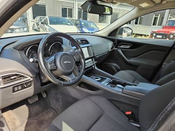 Jaguar F-Pace - 7