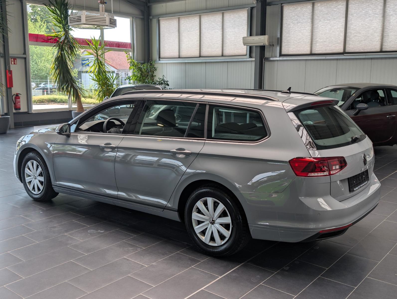 Volkswagen Passat Variant 1.5 TSI OPF DSG Conceptline 8fach