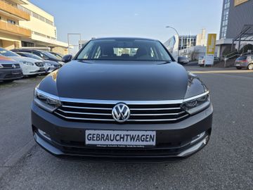 Volkswagen Passat - 2