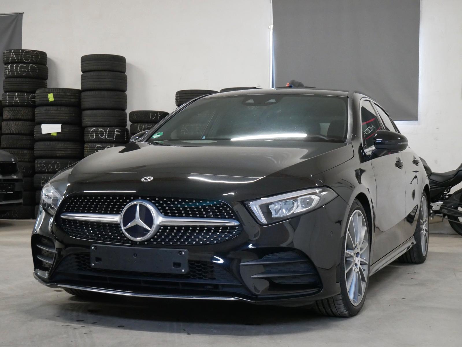 Mercedes-Benz A 250 AMG LINE STYLING R-KAM TOTW NAVI CARPLAY S
