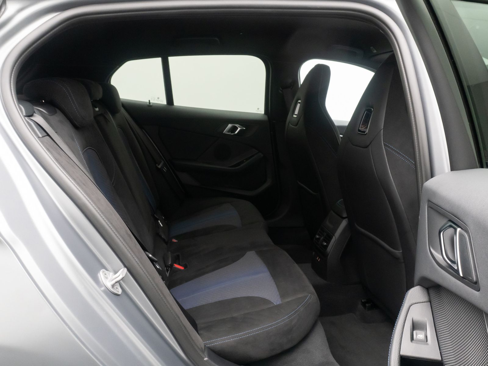 Fahrzeugabbildung BMW M135 xD HUD DAB Kamera HiFi Komfort 18Zoll