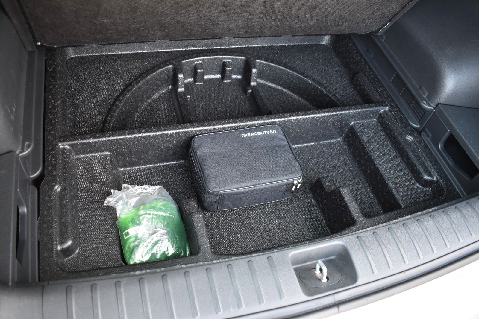 Fahrzeugabbildung Hyundai Tucson Style 2WD Panorama Dach Bluetooth Schaltr