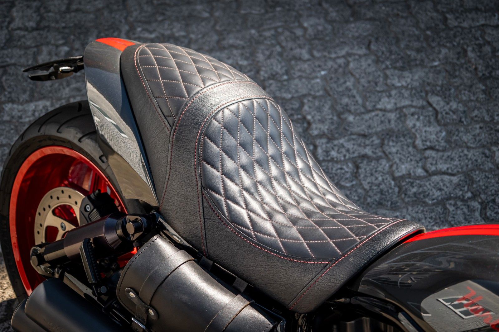 Fahrzeugabbildung Harley-Davidson VRSCDX Night Rod Special- Airride - Remus -