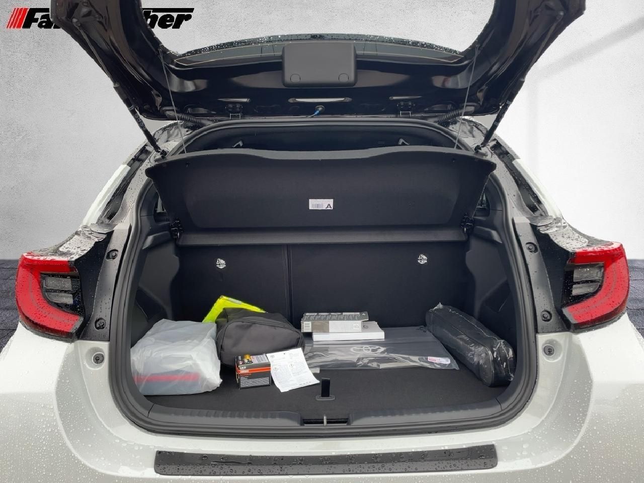 Fahrzeugabbildung Toyota Yaris Hybrid 130PS GR Sport + Safety-Paket
