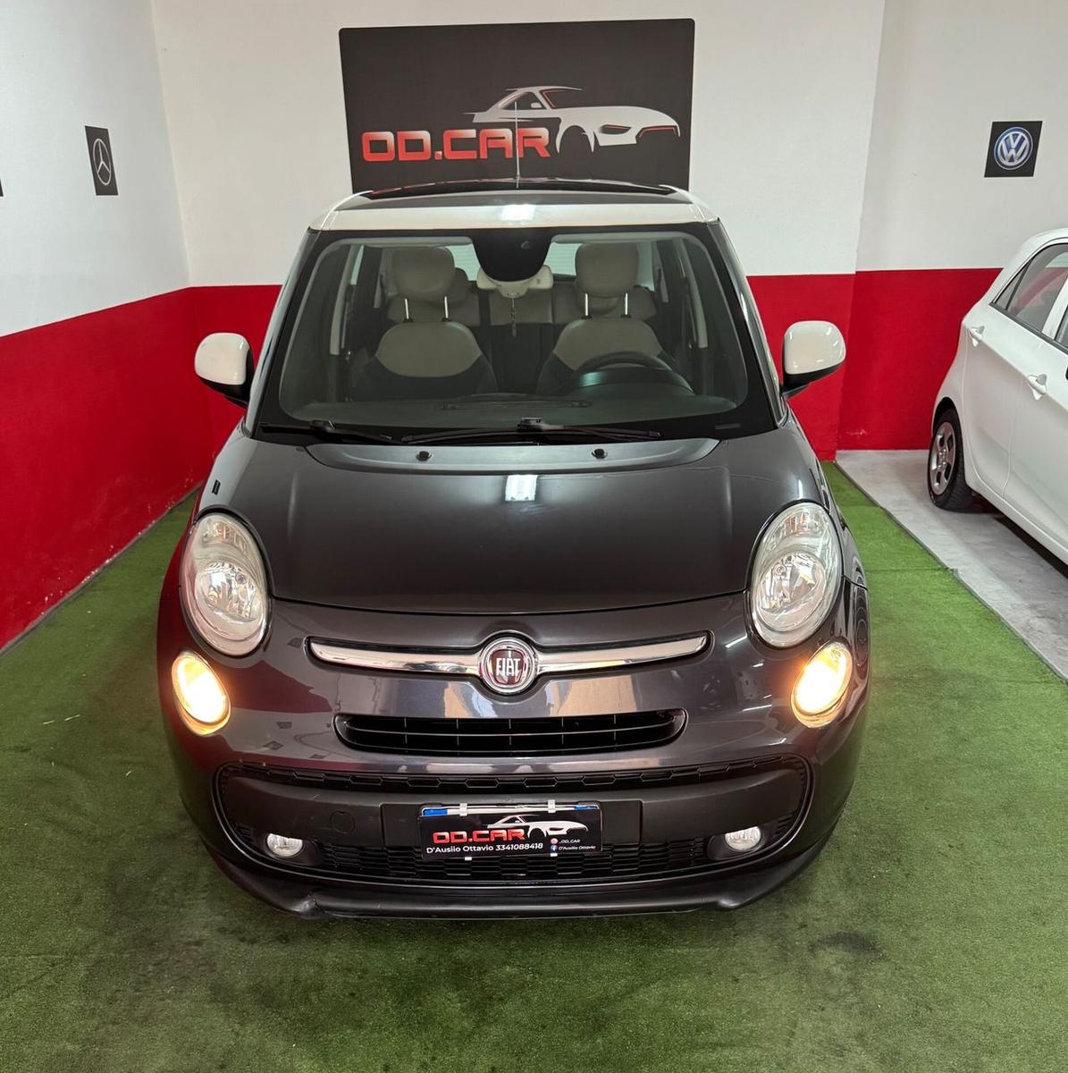 Fiat 500L 2013 — rear view