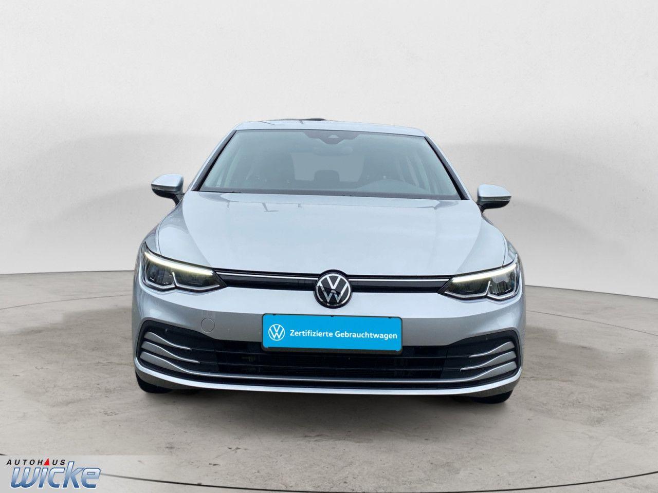 Volkswagen Golf VIII 2.0 TDI DSG Life NAVI ACC AHK KAM