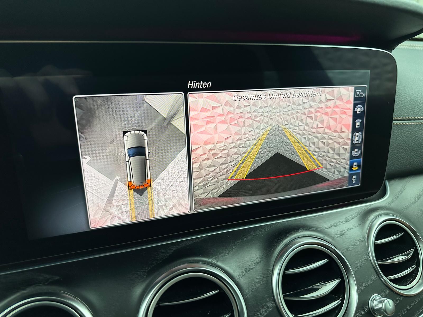Fahrzeugabbildung Mercedes-Benz E 400d AMG/4MATIC/DISTRO/STDHZ/9G/AHK/360°/MBUX