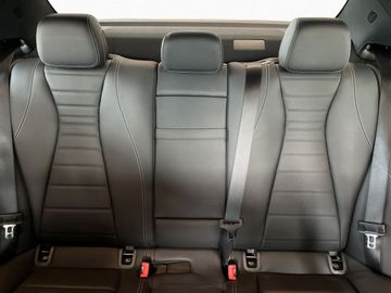 Mercedes E 300 - 12