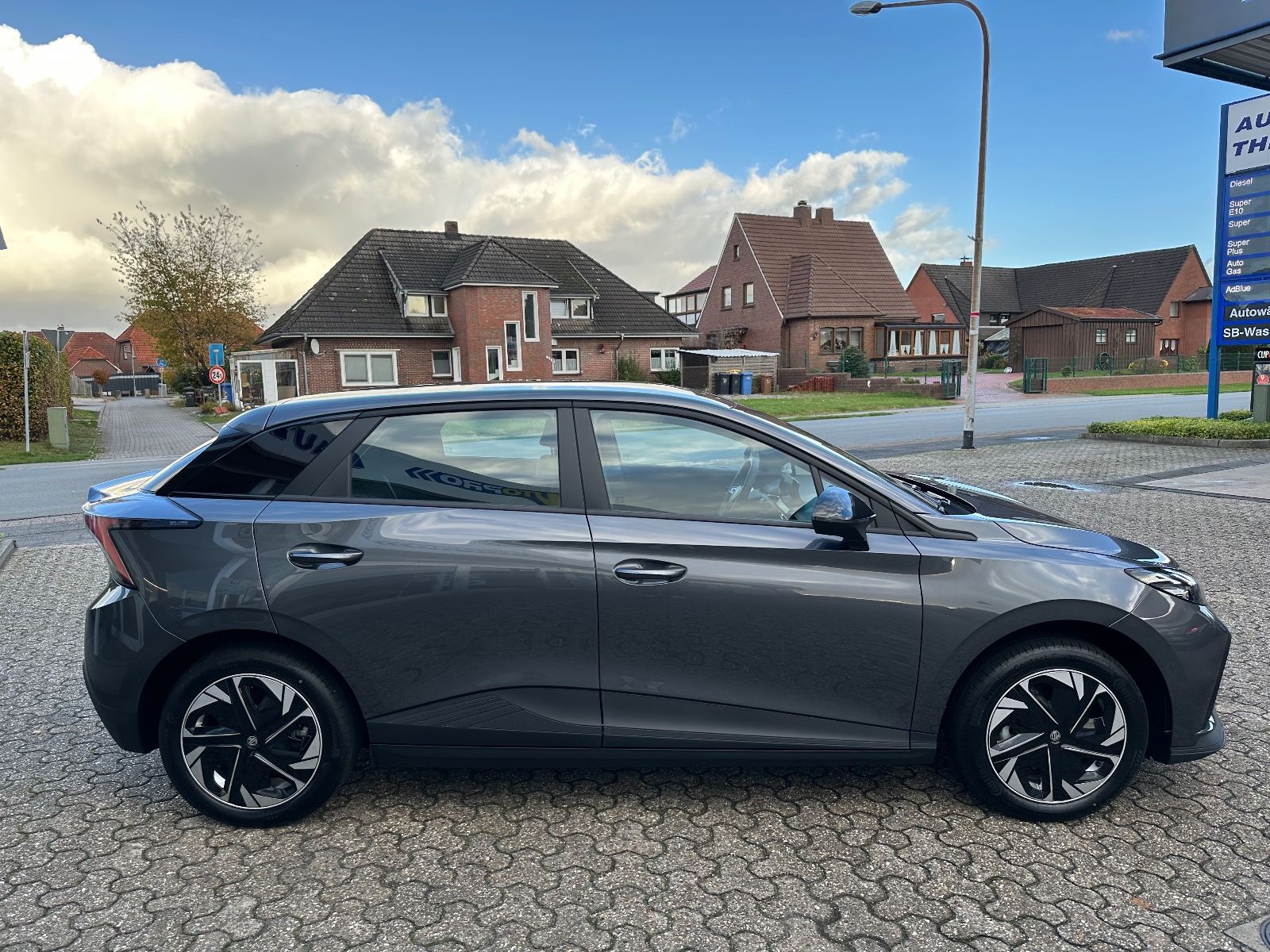 Fahrzeugabbildung MG MG4 Standard 51 kWh Navi/ACC/LED/PDC/CarPlay