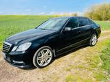 Mercedes-Benz E 350 CDI 4MATIC BlueEFFICIENCY AVANTG. AMG - Mercedes-Benz E 350: Cdi Blueefficiency