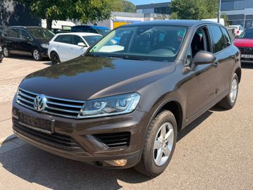 Volkswagen Touareg - 1