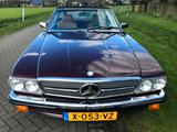 Mercedes-Benz SL 560 - rote Mercedes-Benz SL 560