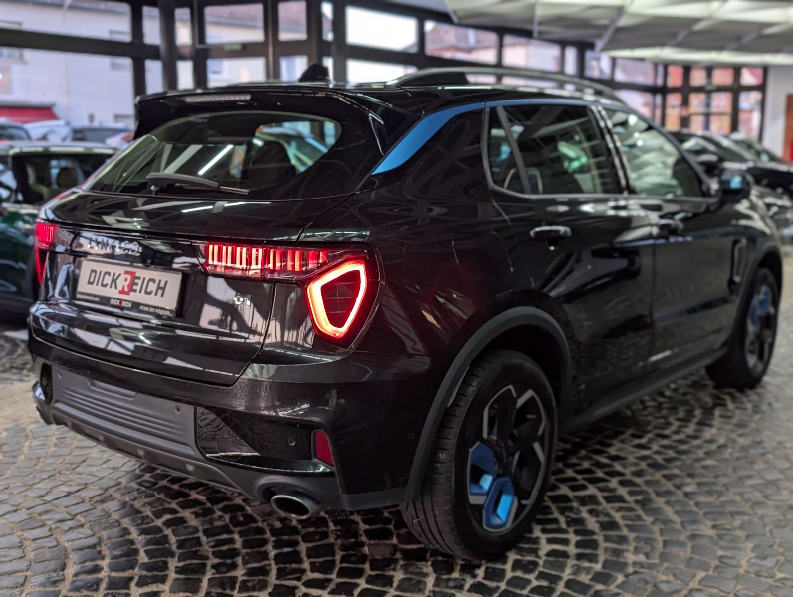 Fahrzeugabbildung Lynk&Co 01 1.5 T HEV ACC PANO APP LED KAM MEMO SHZ 24TKM