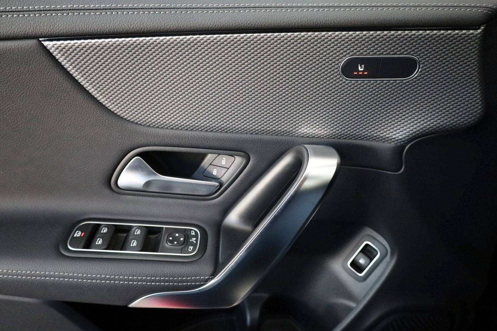 Fahrzeugabbildung Mercedes-Benz CLA 250 e SB Progressive,T.Leder,Navi,LED,Kamer