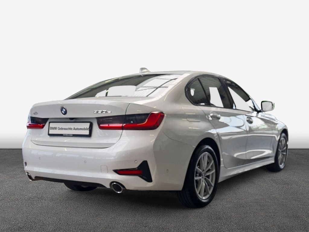 BMW 330 e Sport Line LED DAB AHK RFK Shz uvm.