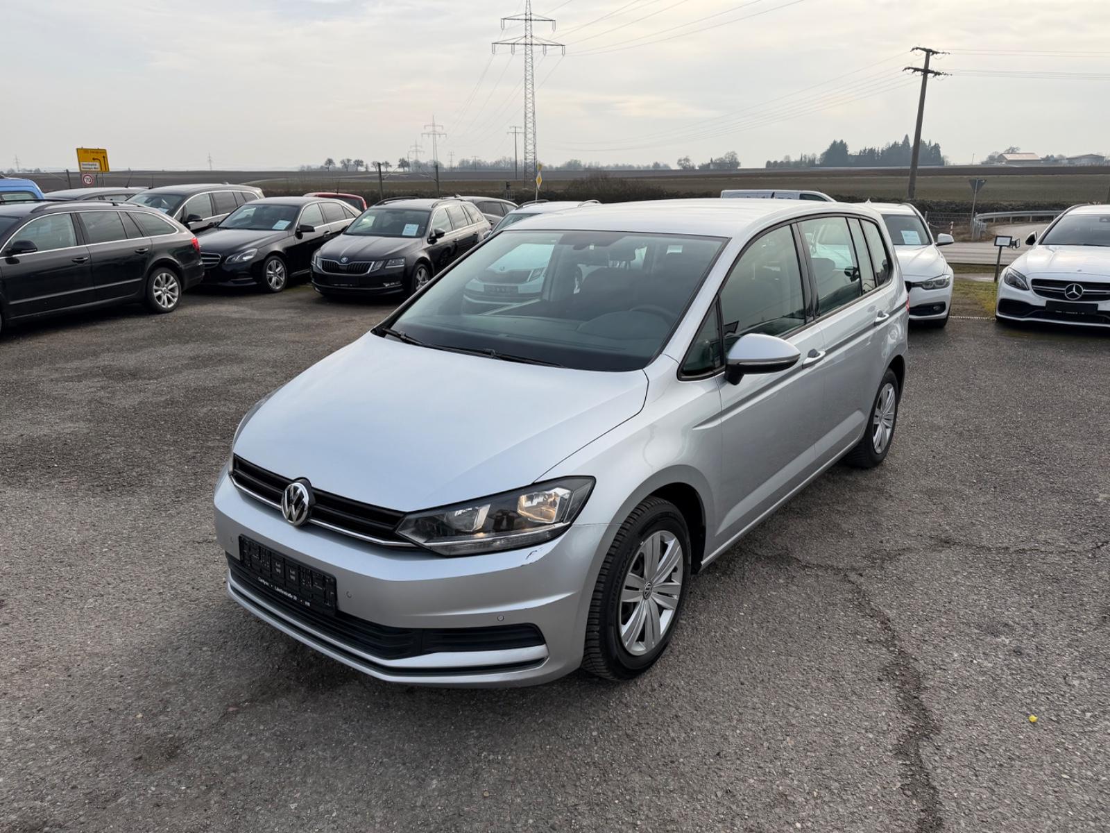 Volkswagen Touran Trendline 1.2 TSI 7-Sitzer Navi AHK Kamer