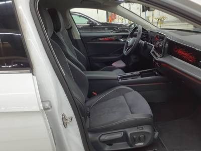 Passat Variant 2.0 TDI DSG ELEGANCE AHK+IQ.LIGHT