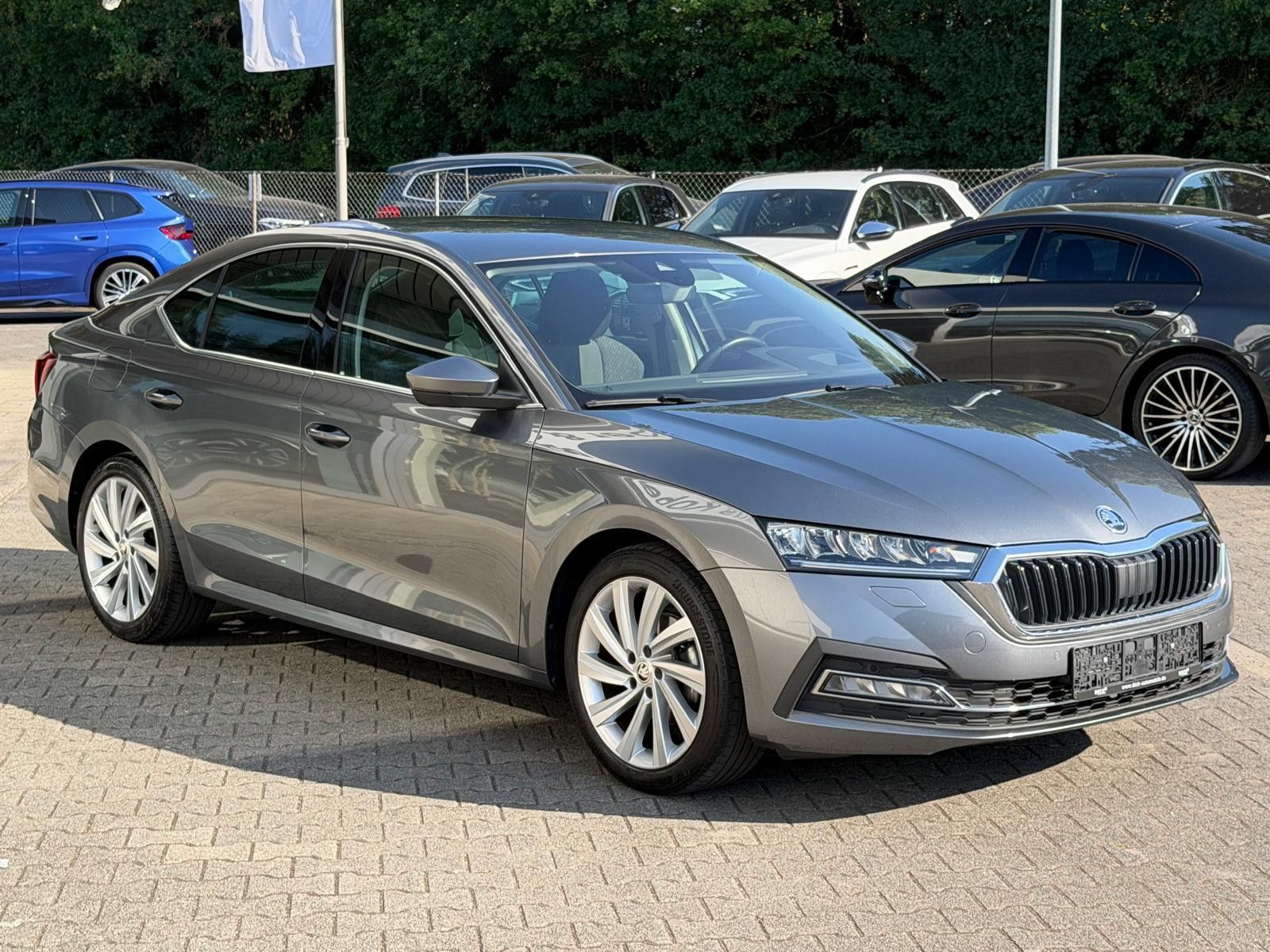 Fahrzeugabbildung SKODA Octavia 2.0TDI Style >VIRTU+HEAD+LED+SHZ+ACC+18"