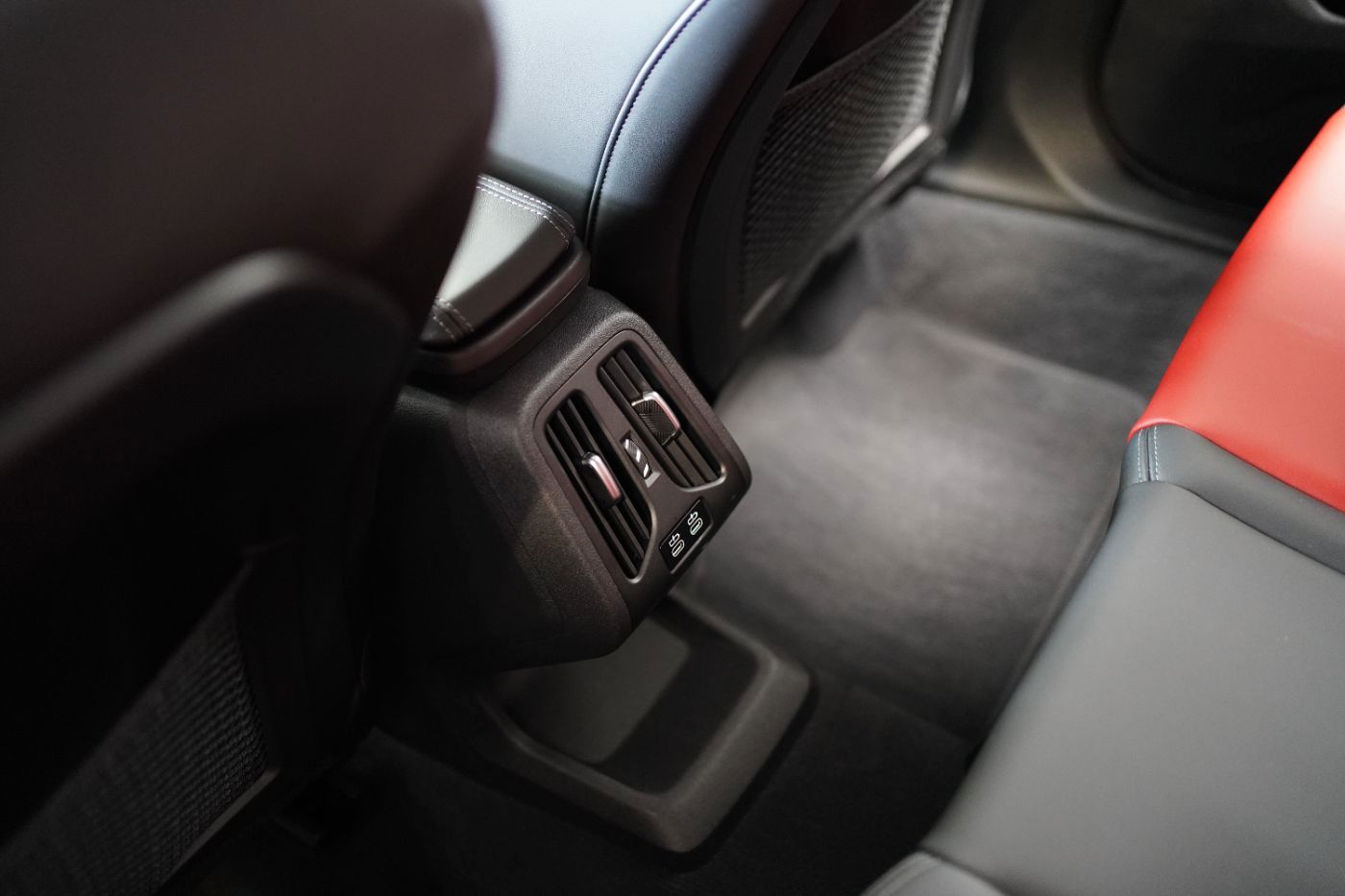 Fahrzeugabbildung BMW X1 20iA Head-Up+ParkingAssis.Plus+LED+Komfortzug