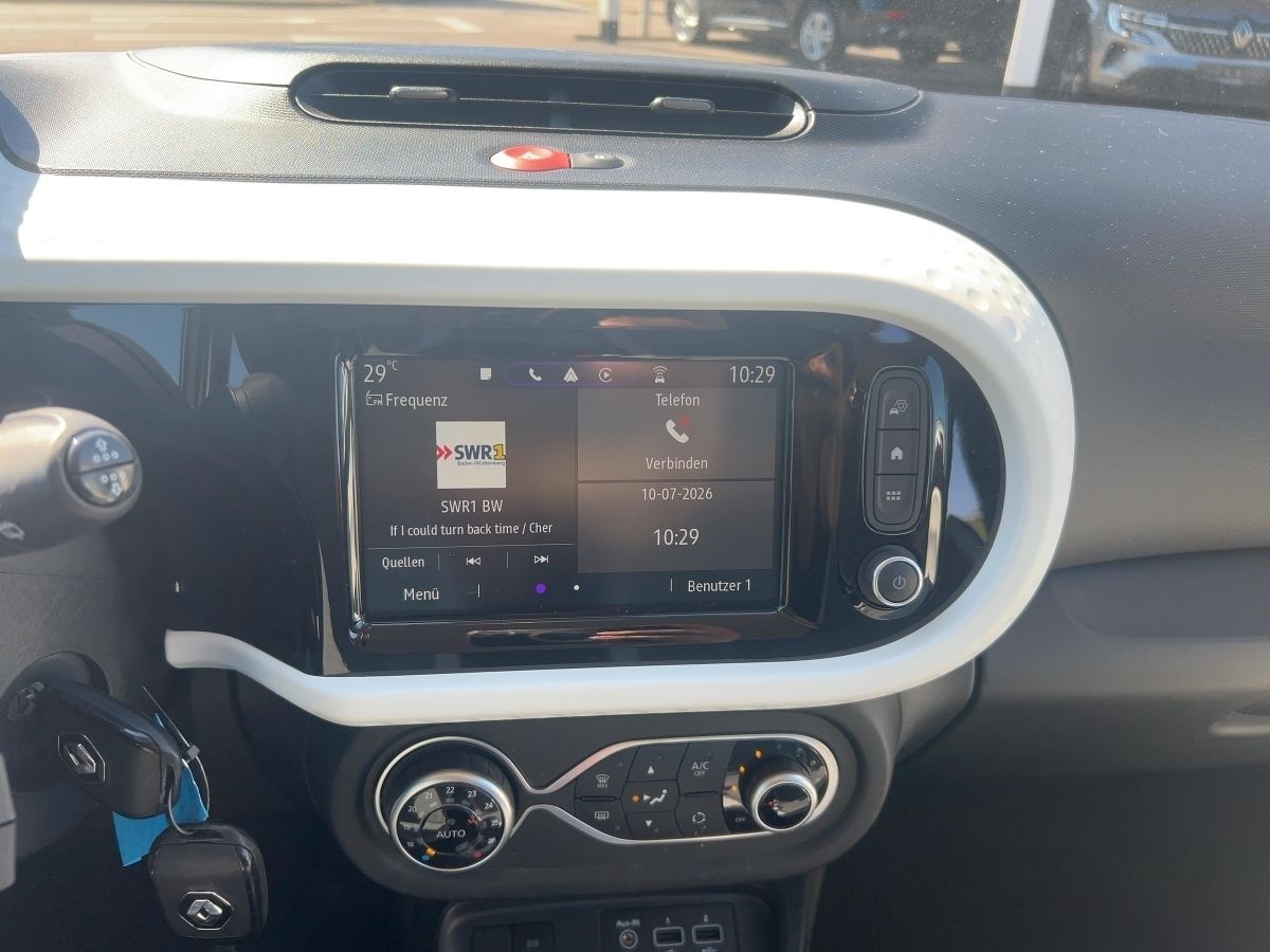 Fahrzeugabbildung Renault Twingo ZEN Electric Schukoladekabel