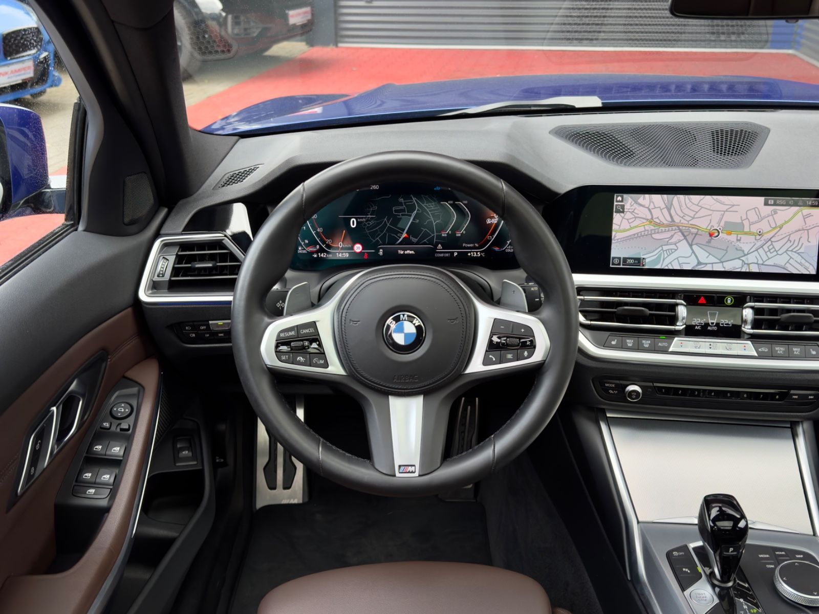 Fahrzeugabbildung BMW 320d xDrive Touring M Sport LED Pano 19" ACC