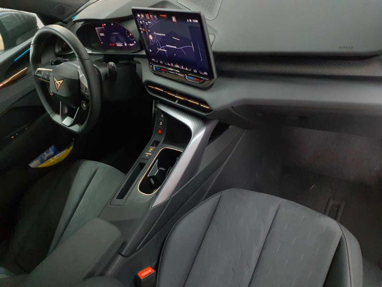 Cupra Terramar 1.5 eTSI DSG HuD NAV SHZ ACC