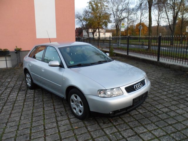 Audi A3 1.6 Attraction