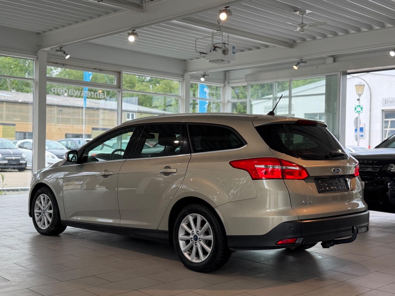 Ford Focus Turnier Titanium*KLIMAAUT*NAVI*RFK*PDC*SHZ