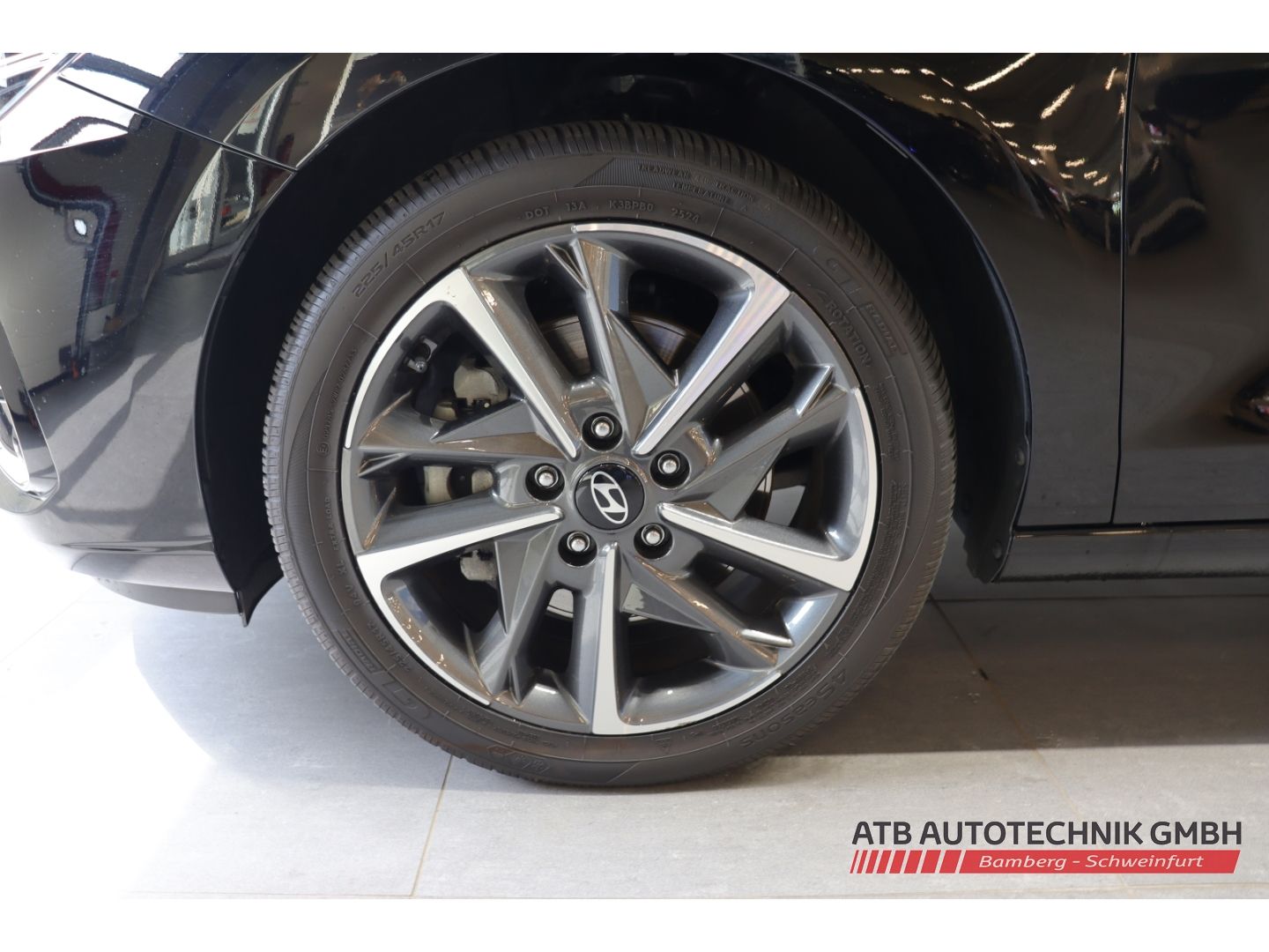 Fahrzeugabbildung Hyundai i30 Kombi 1.5 T-GDi 48V DCT Advantage Navi LED A