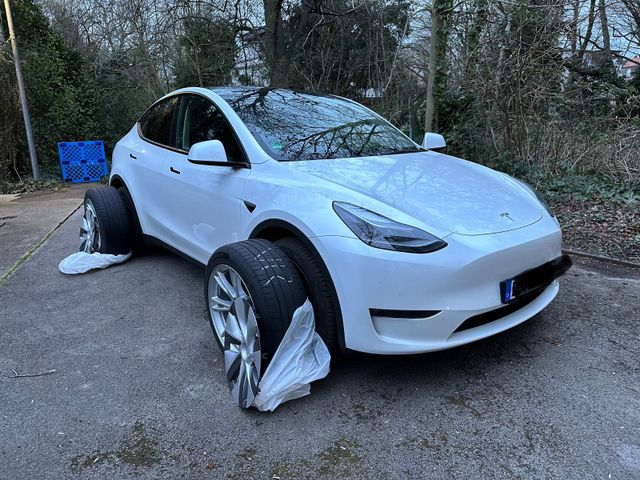 Tesla Model Y Long Range Dual Motor AWD Long Range