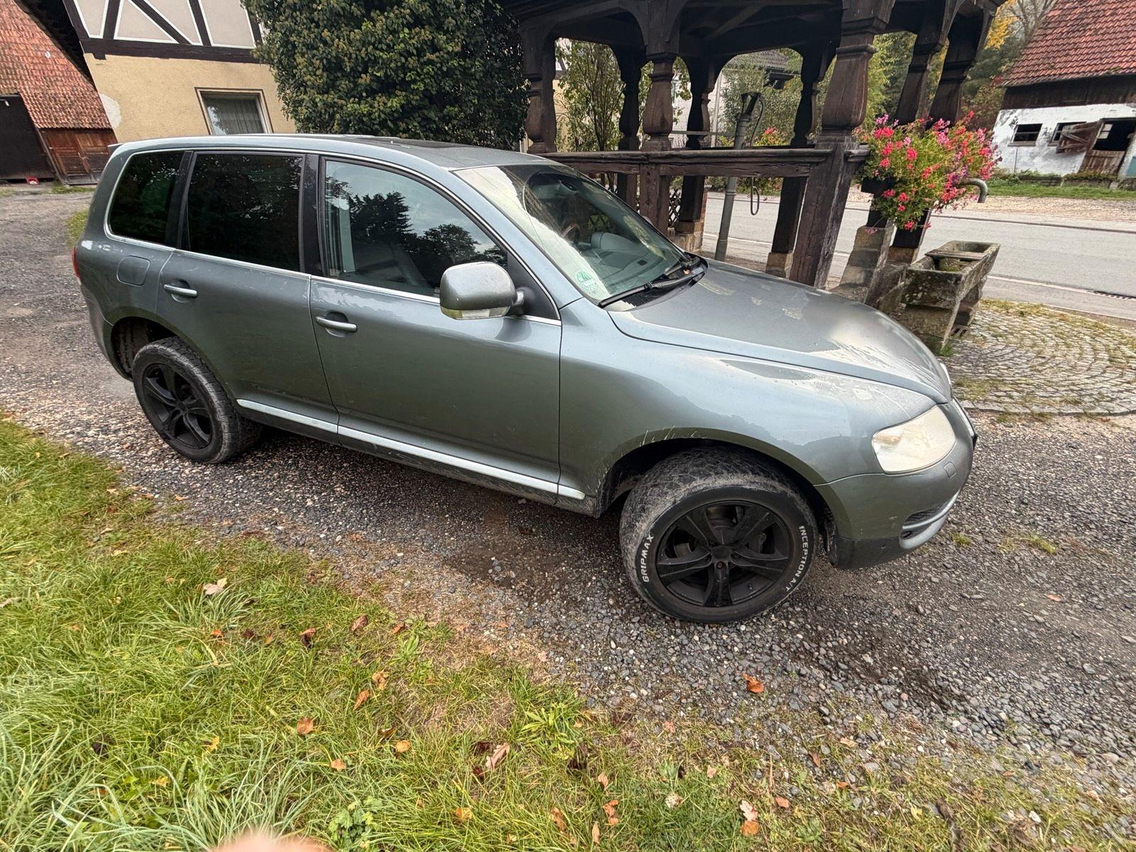 Volkswagen Touareg 2005 — rear view