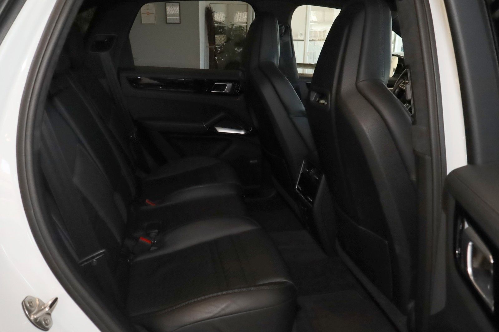 Fahrzeugabbildung Porsche Cayenne Turbo SportDesign/HeadUP/ACC/22Zoll/DAB