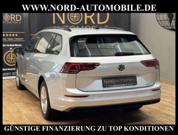 Volkswagen Golf - 8
