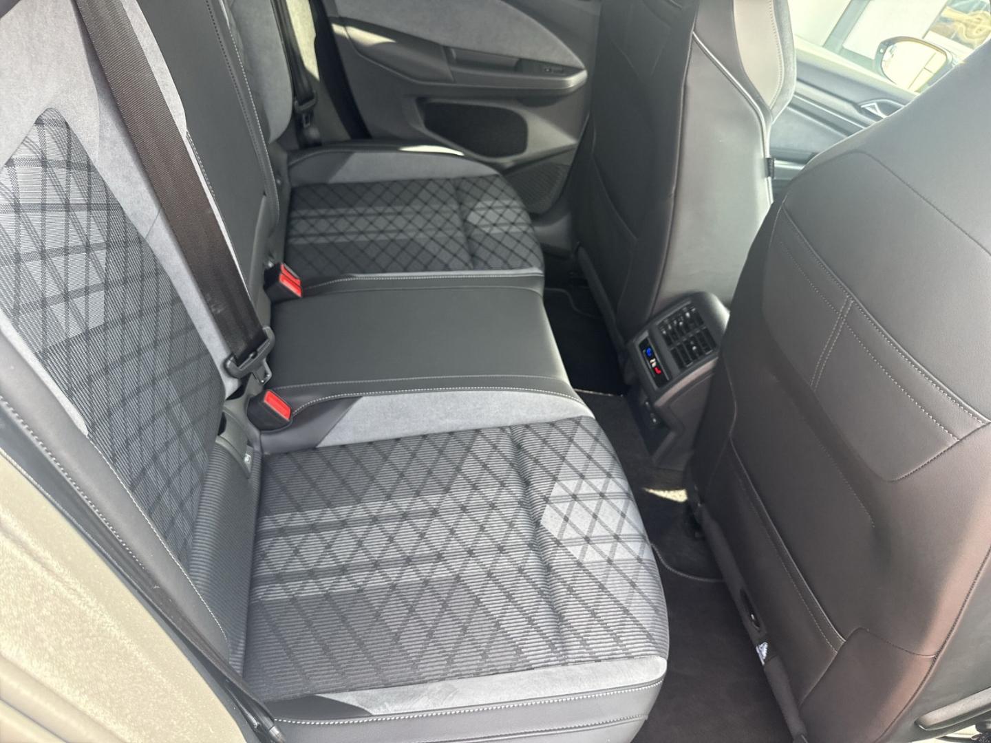 Volkswagen Golf VIII R-Line -Line 2,0 TDI DSG Led-Plus Kame, миниатюра 11