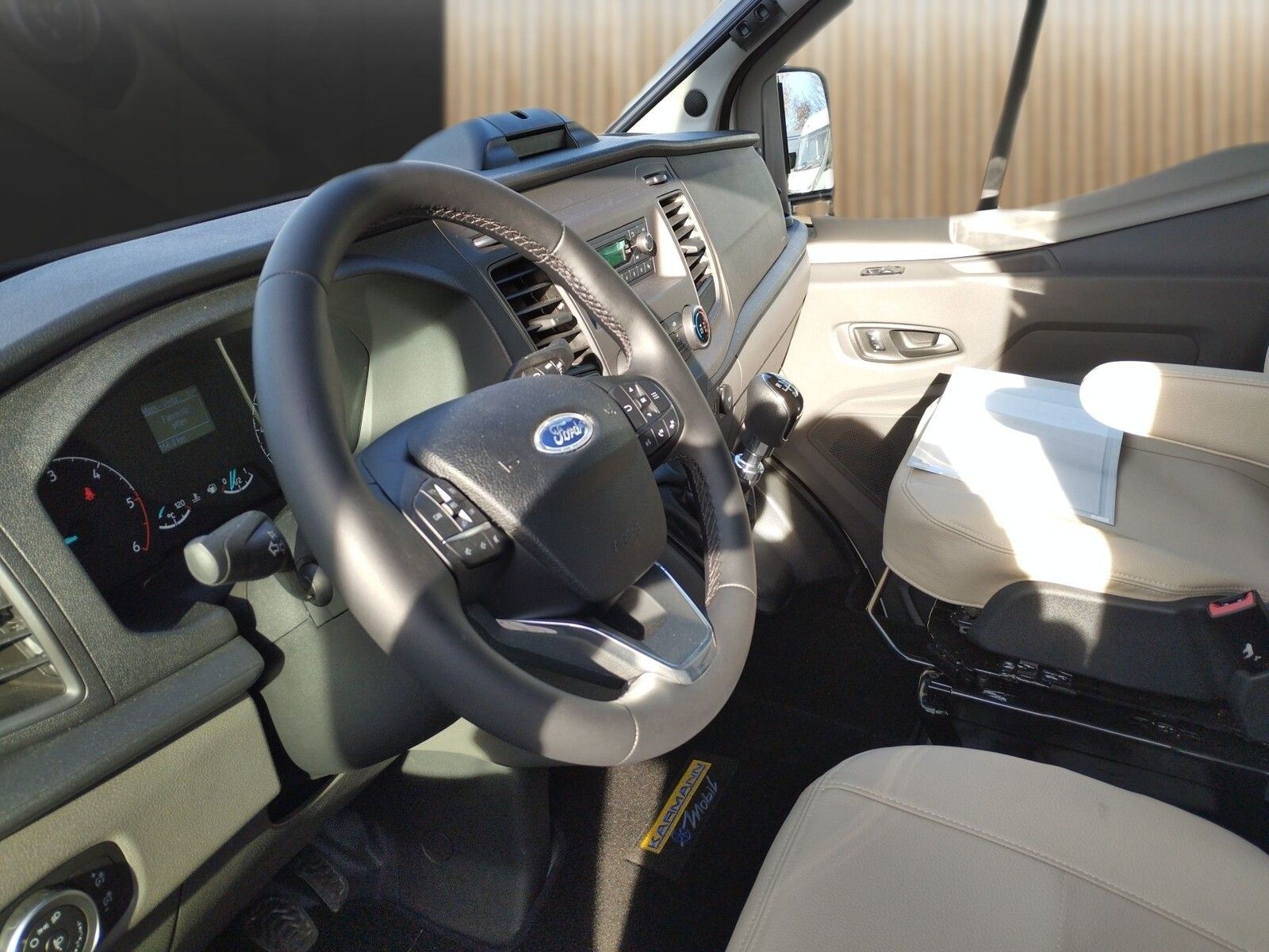 Fahrzeugabbildung Karmann Dexter 4x4 DE 560 AW Markise, Rückfahrkamera