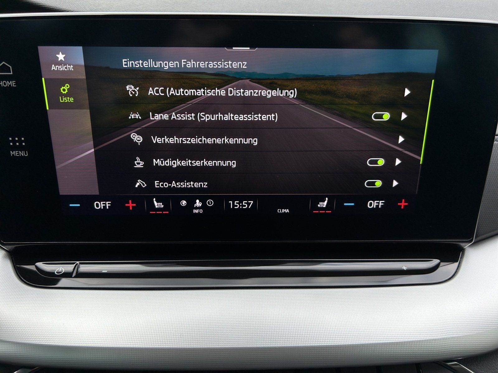 Fahrzeugabbildung SKODA Octavia Combi 1.5 TSI DSG Clever/KAMERA/ACC/LED/