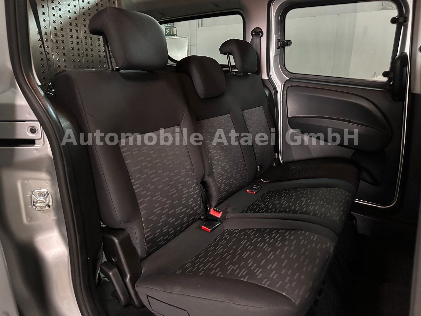 Fahrzeugabbildung Opel Combo 2.0 CDTi *Rollstuhlrampe* KLIMA (4703)