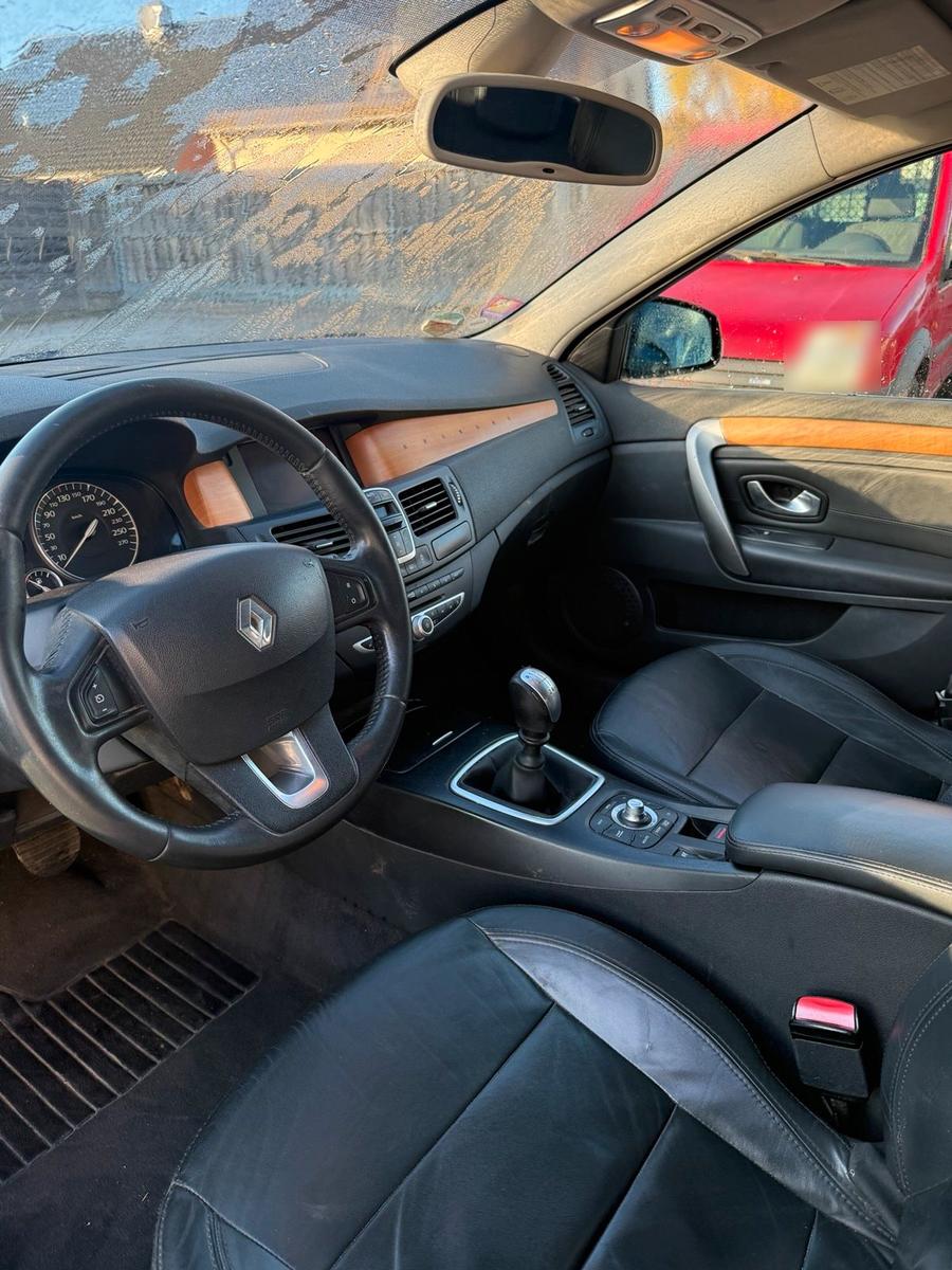Renault Laguna 2008 — photo 13