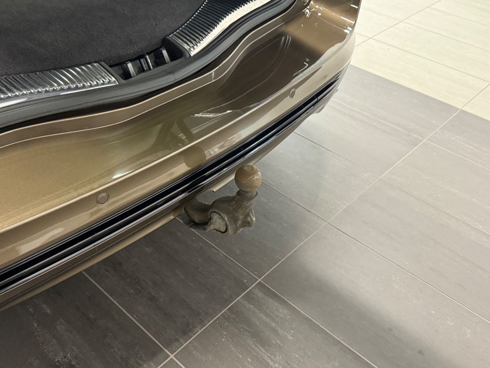Fahrzeugabbildung Ford Mondeo Turnier Vignale, Navi, Business-Paket